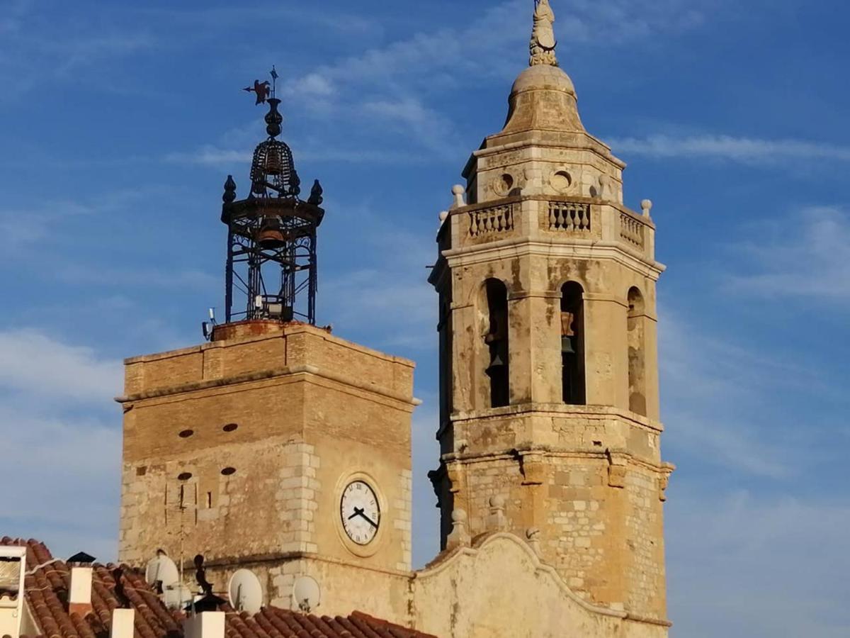 Atico Con Fantasticas Vistas Al Mar Y La Iglesia Lägenhet Sitges Exteriör bild